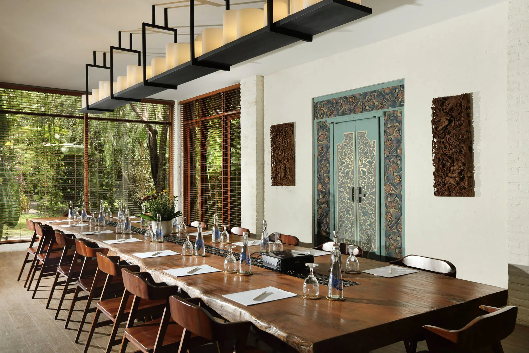 Green rooftop elopement in ubud center