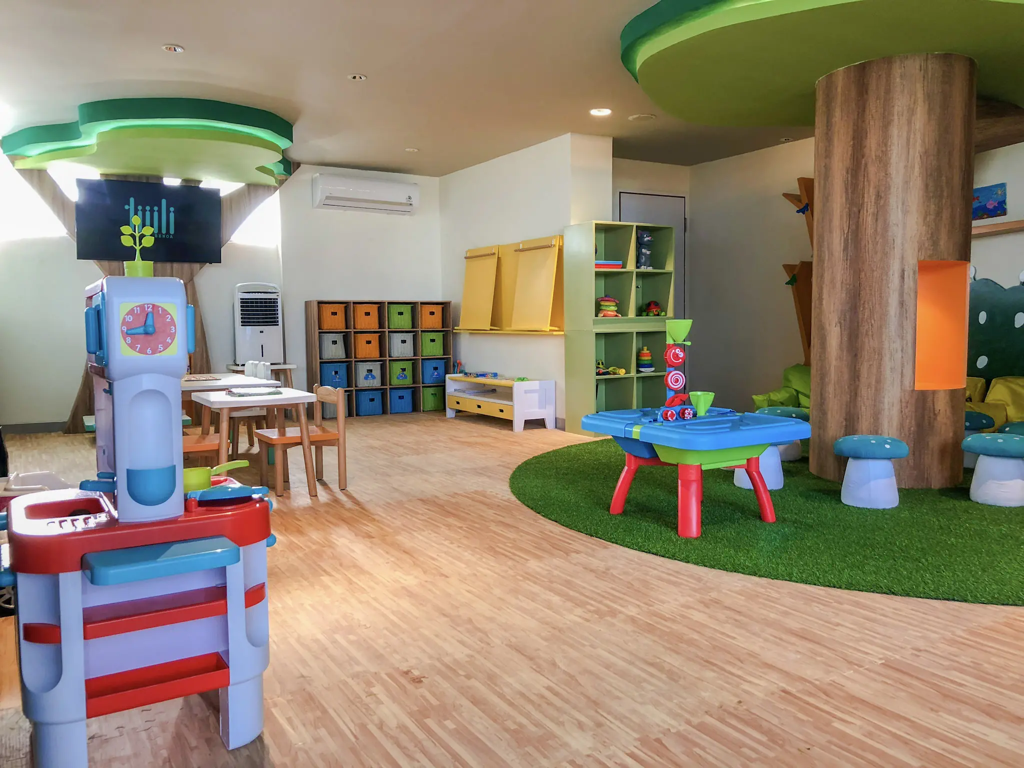 Simple elopement beach wedding in bali