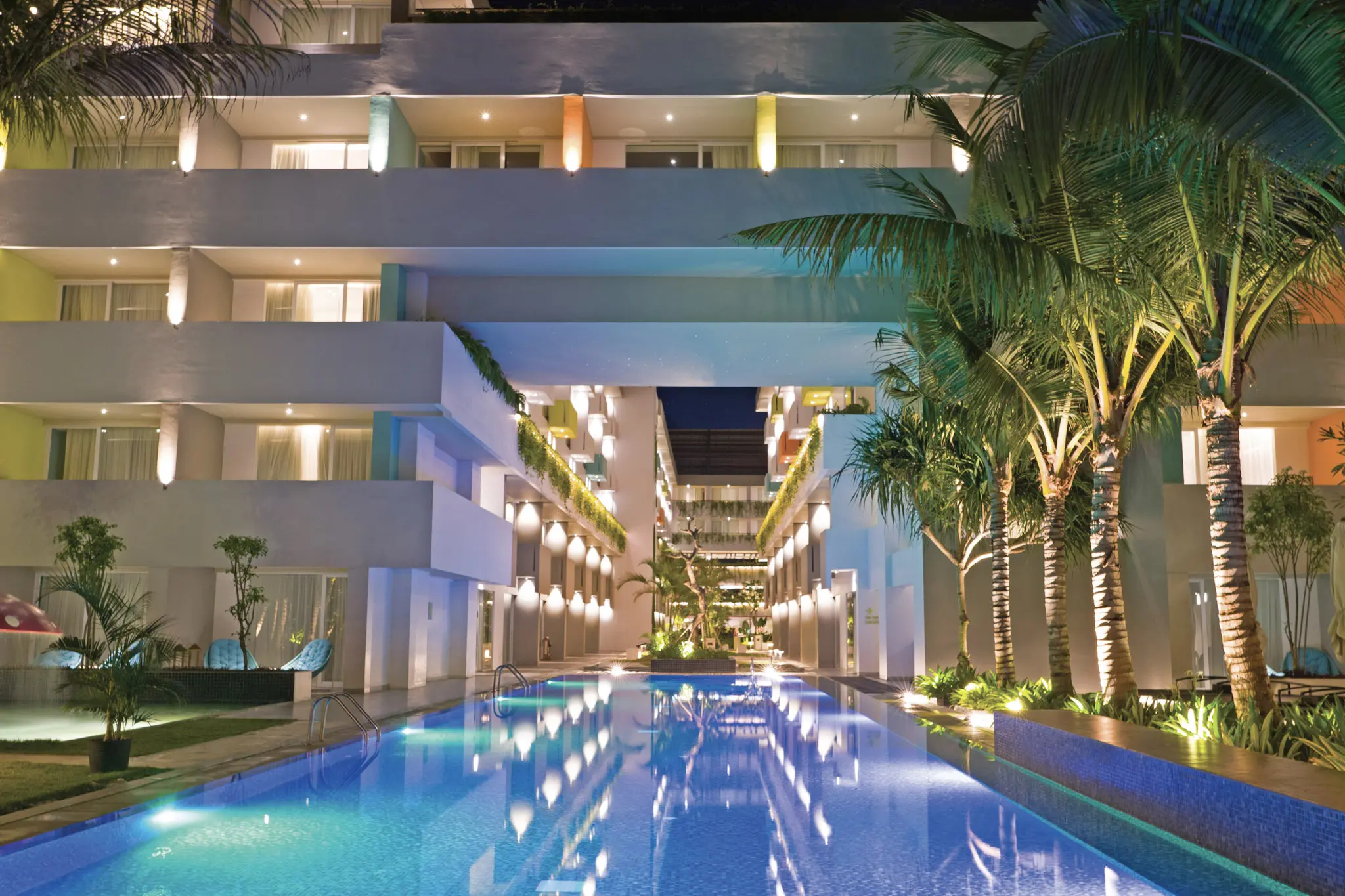 Simple elopement beach wedding in bali