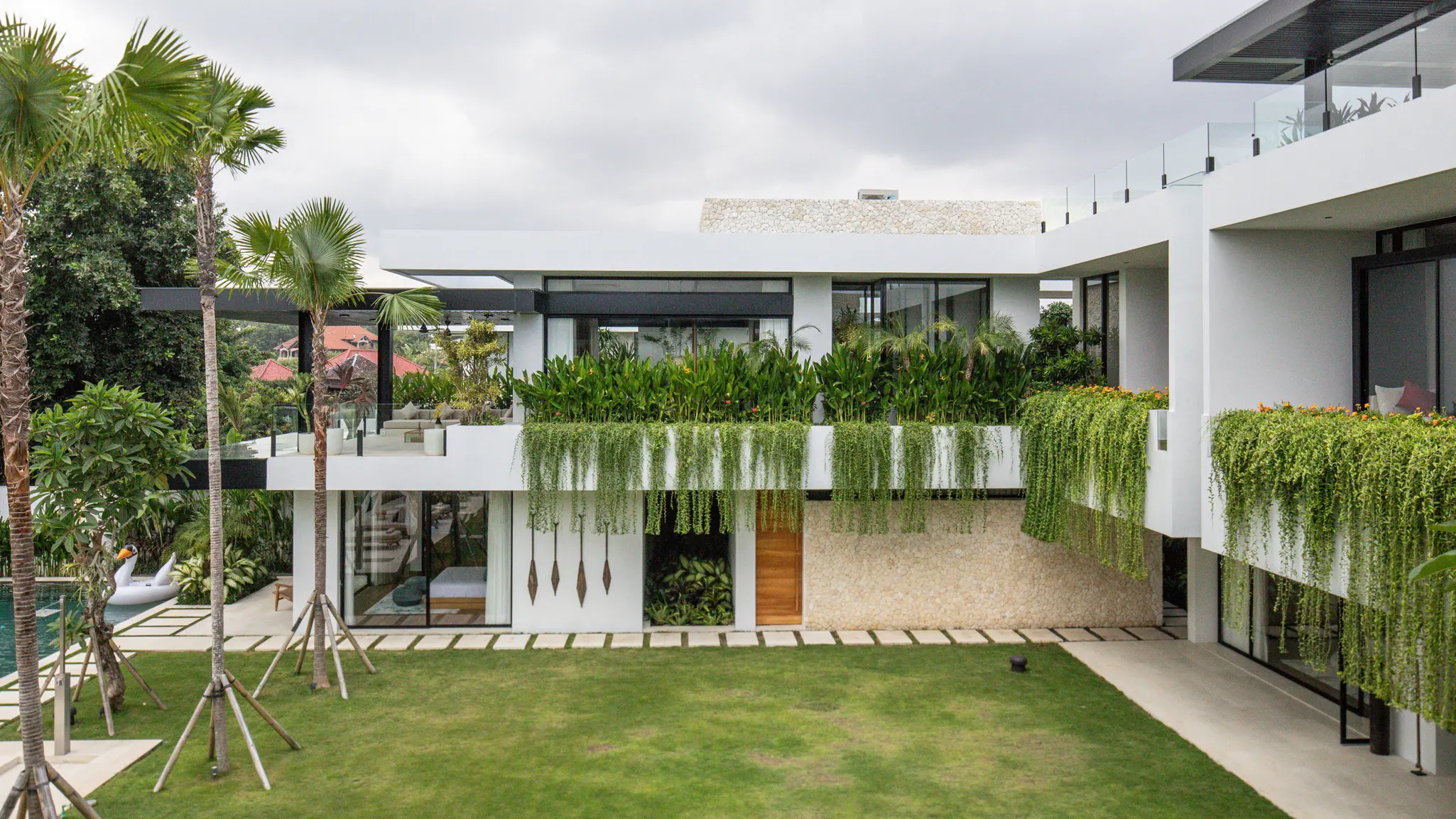 Modern garden wedding in villa norbu