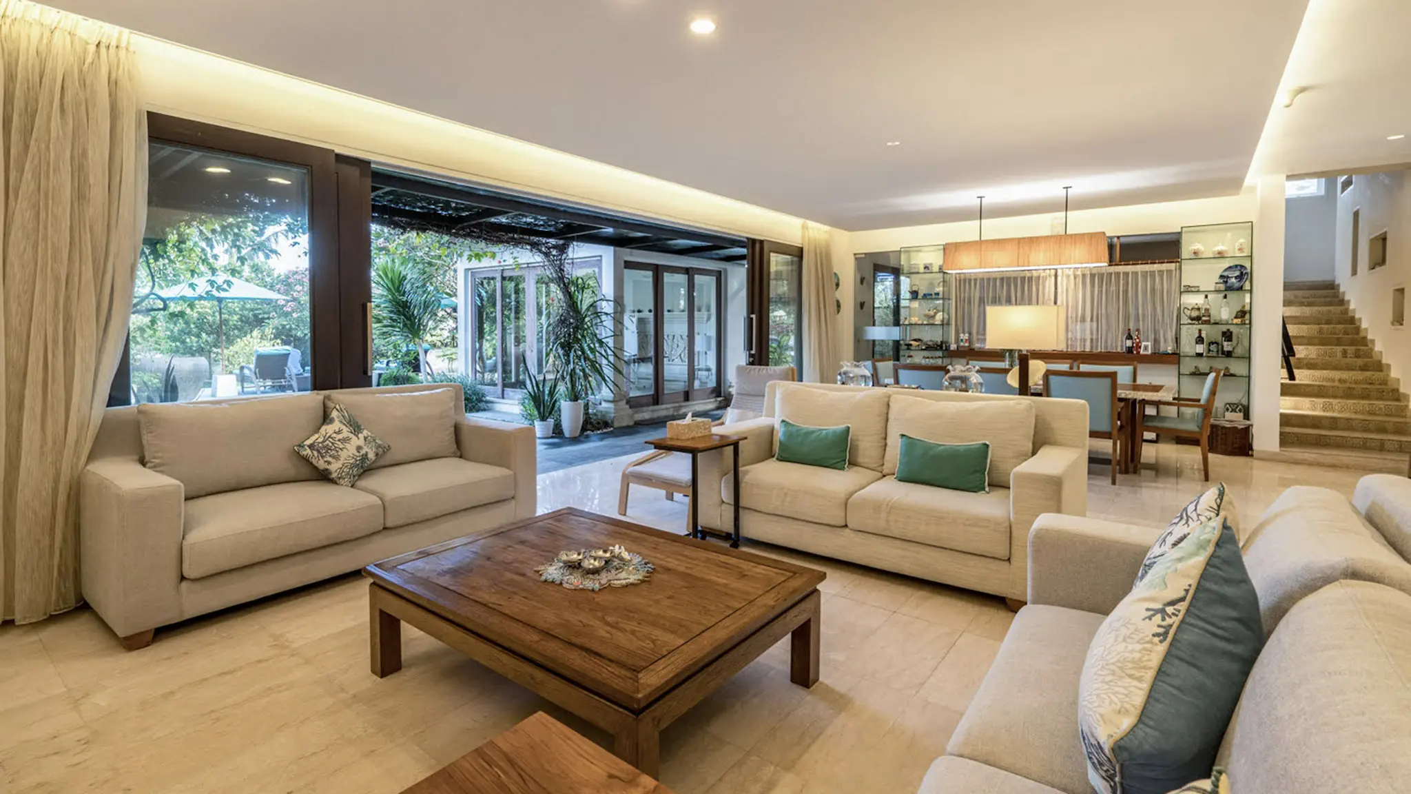 Pandawa cliff estate wedding in villa pala