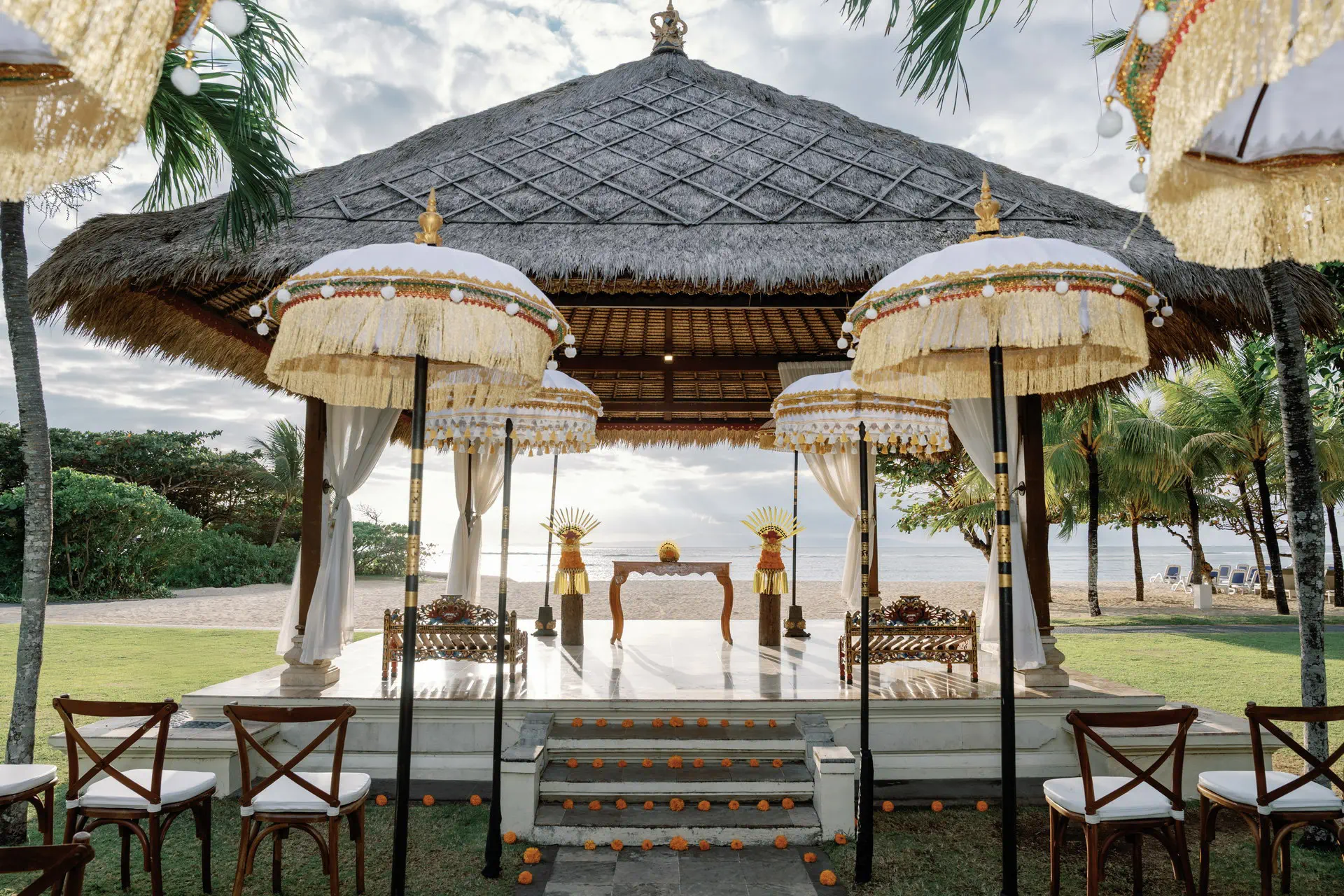 Simple elegant beach wedding in nusa dua beach hotel