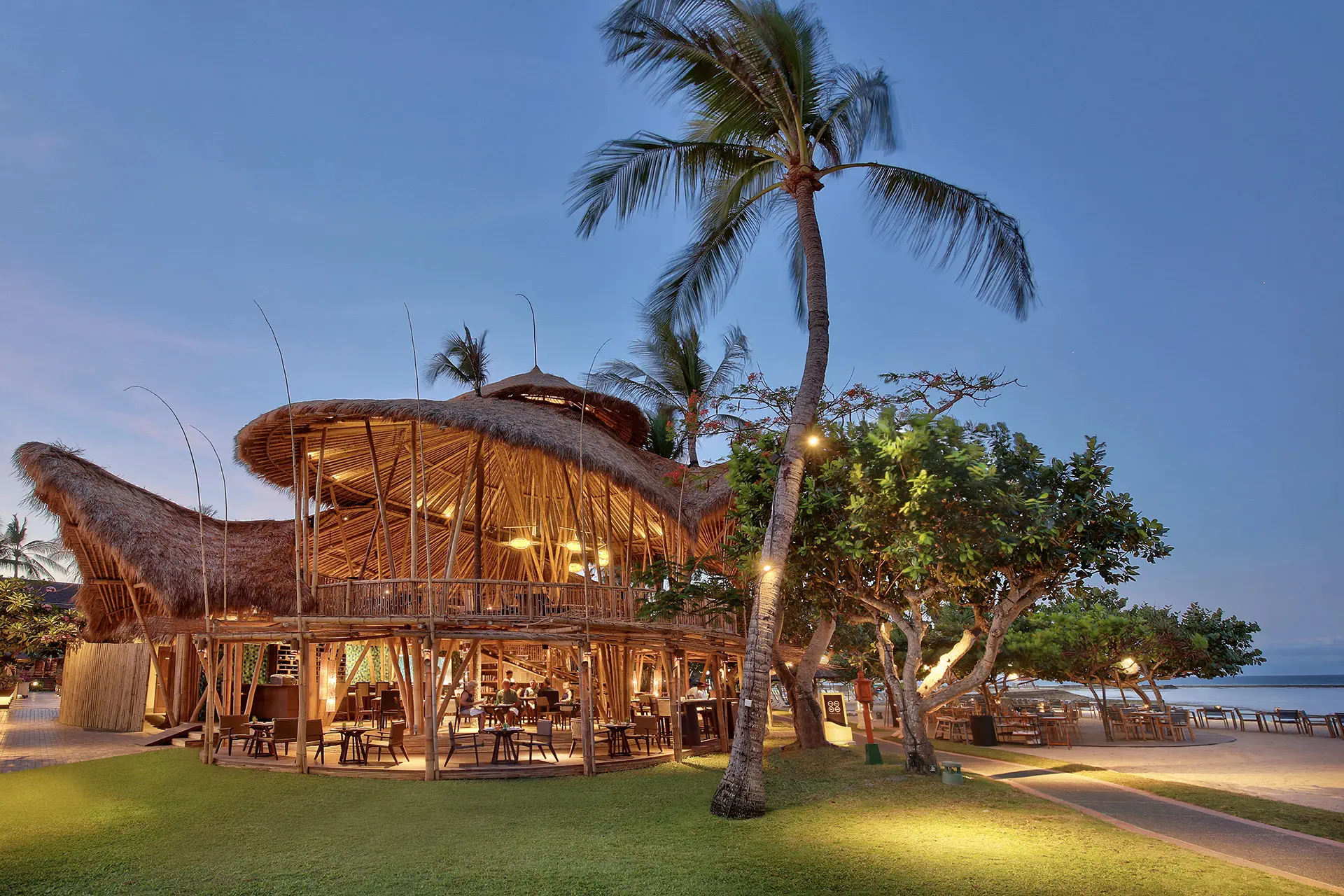 Simple elegant beach wedding in nusa dua beach hotel