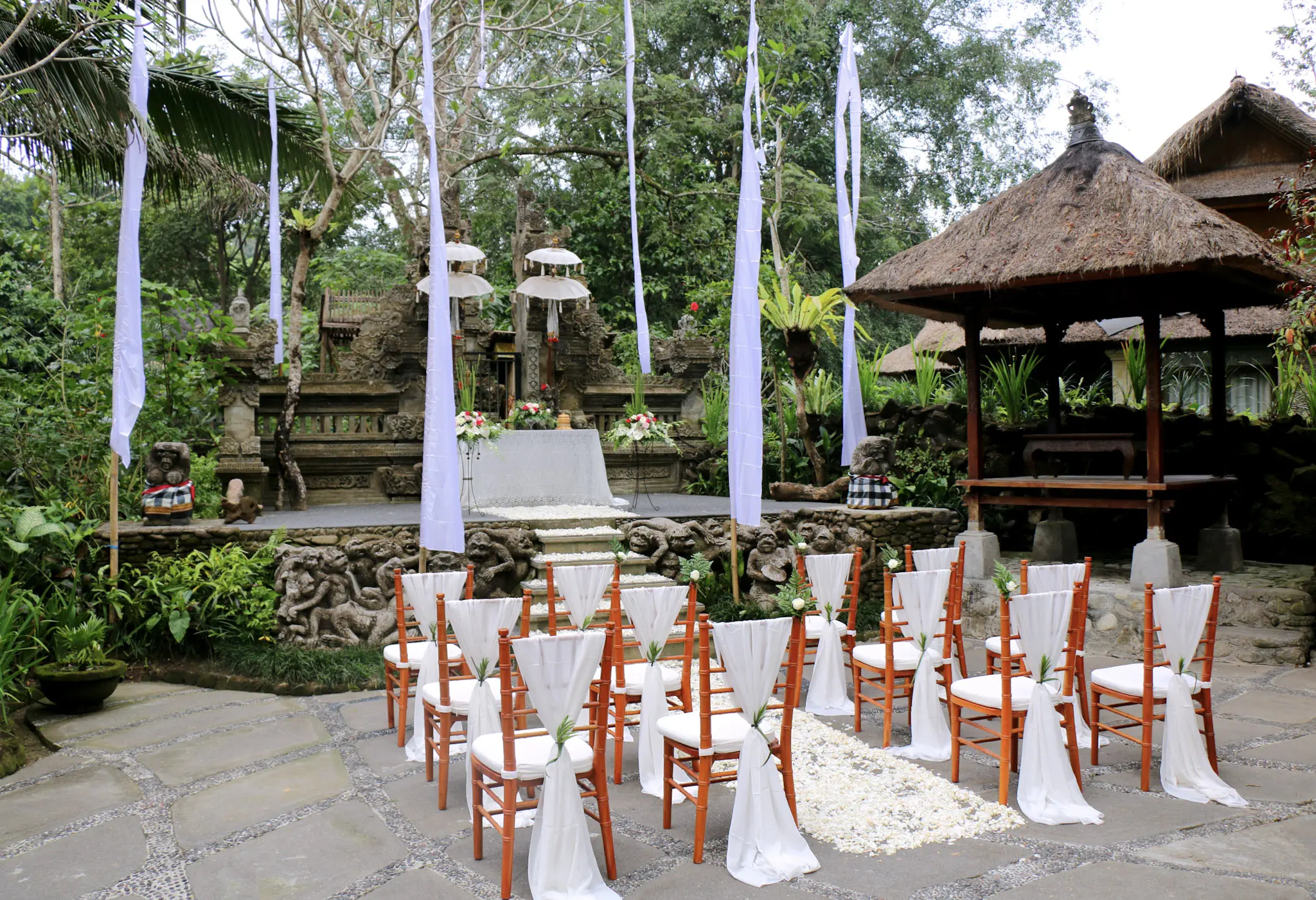 Balinese temple elopement wedding in ubud