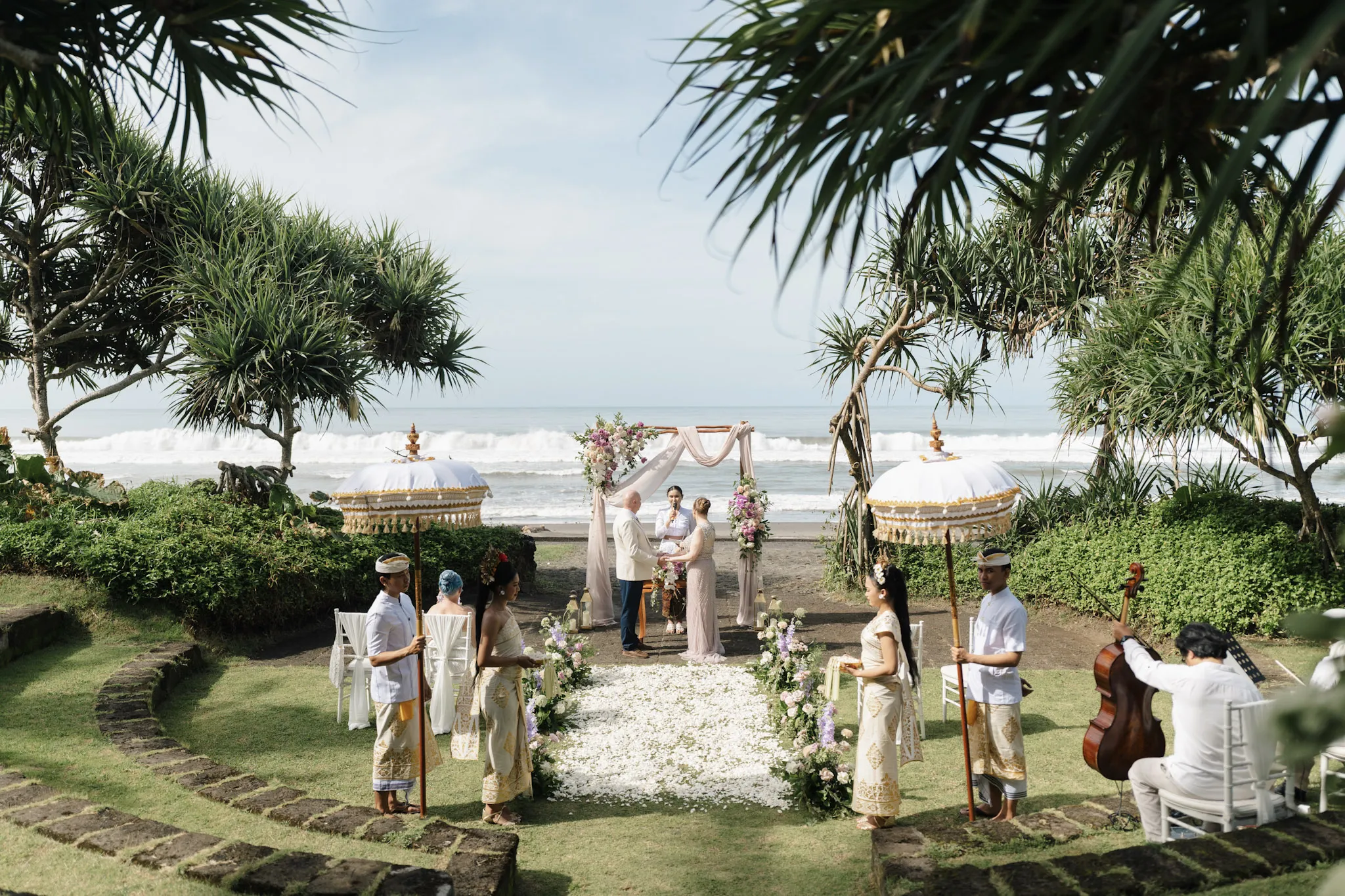 elopement beach amora